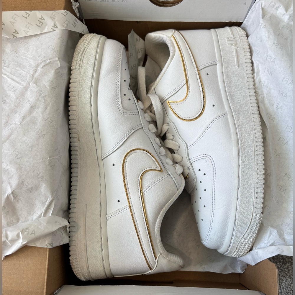Women’s Air Force 1 Gold